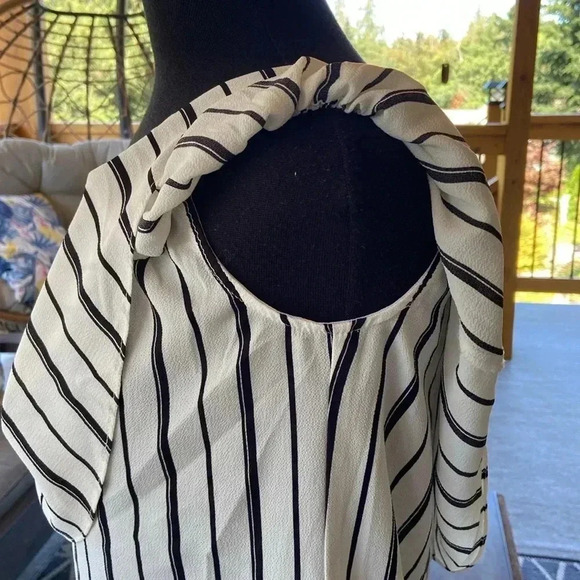 Joseph Ribkoff  | On or Off the Shoulder Top - Picture 5 of 6